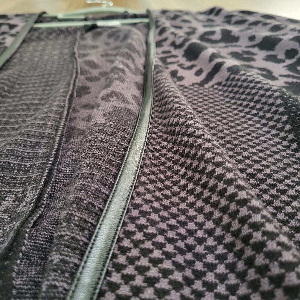 Ming Wang Gray Black Mixed Pattern Wrap Sweater Poncho Cardigan One Size OS Soft - Picture 4 of 8